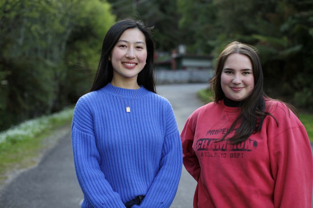 A picture of 'The Tailings' lead cast members, Mabel LI and Tegan Stimson.